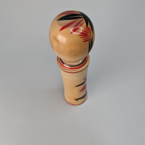 Japanese Wood Kokeshi Doll - Picture 9 of 10
